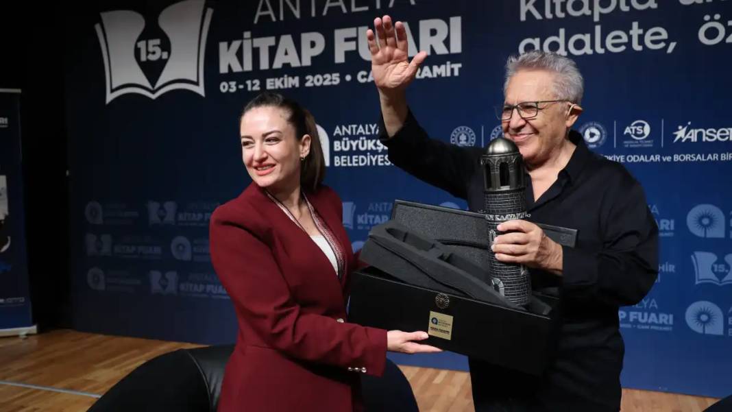Antalya Kitap Fuarı’nda Livaneli’den Umuda Yolculuk 3
